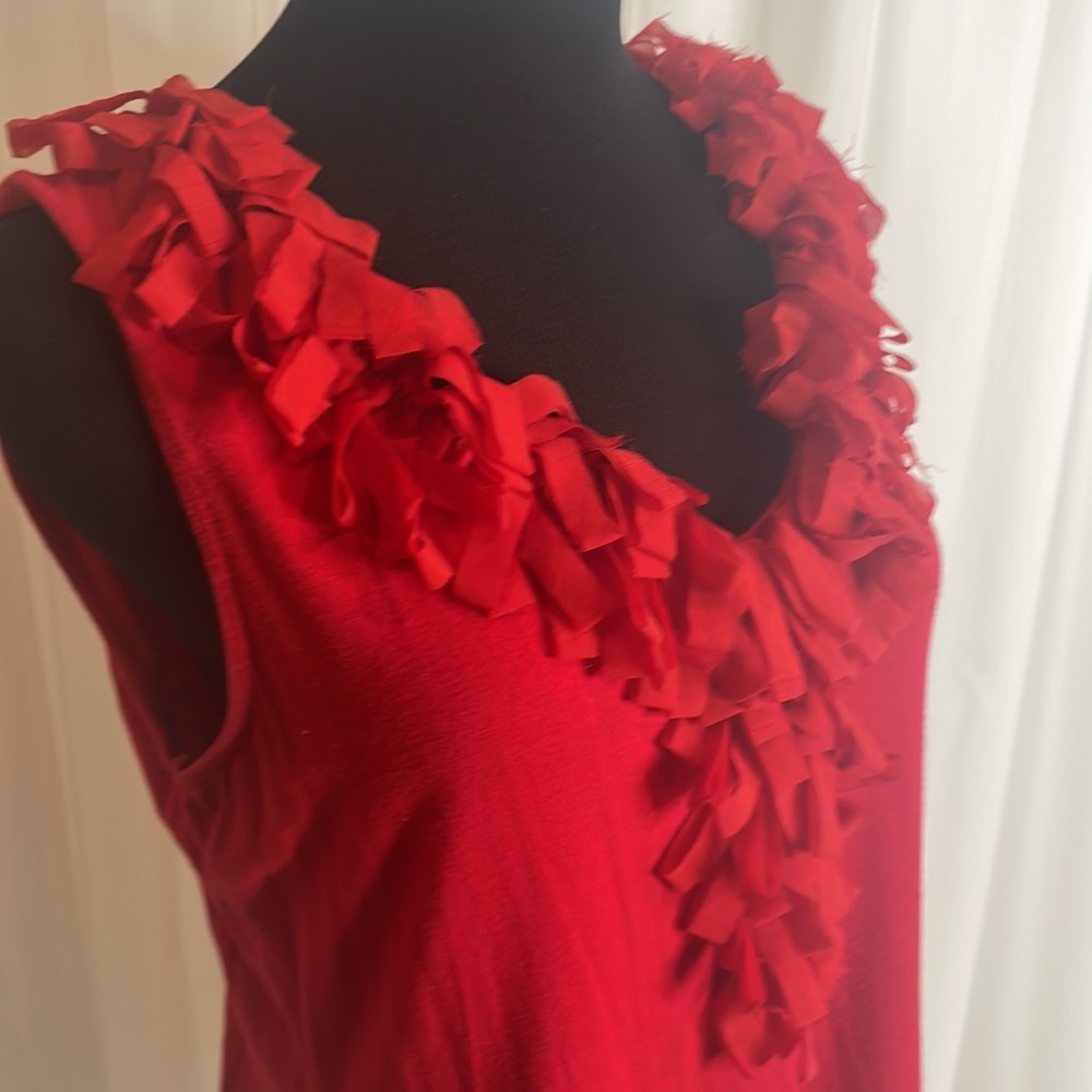 Red CABLE & GAUGE V-Neck Sleeveless Blouse with ruffled collar, size L - Picture 2 of 4